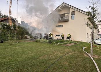 Un assoupissement au volant provoque un accident et un incendie à Bossonnens