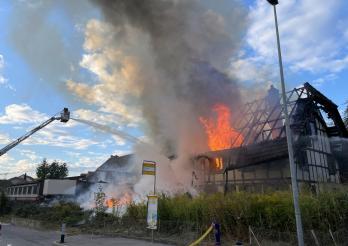 19092024_Incendie d'une ferme inhabitée à Kerzers